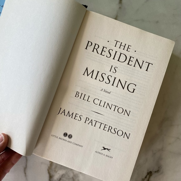 The President is Missing : Bill Clinton and James Patterson - Picture 3 of 3